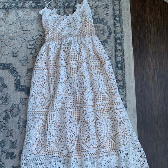 Chicwish White Lace Midi Dress - Picture 3 of 9
